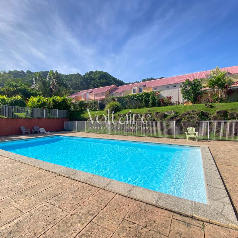 Maison mitoyenne 3 pièces avec piscine – Dolé, Gourbeyre