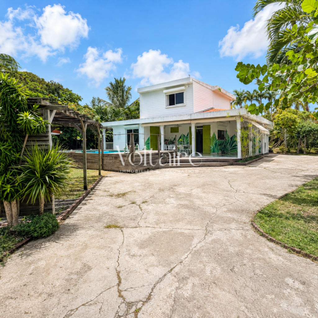 Villa T5 avec piscine et bungalow – Sainte-Anne